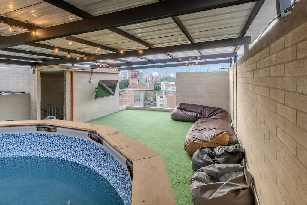 Apartment Apartamento En Laureles, Con Piscina Y Parquedero 401 Medellin Colombia