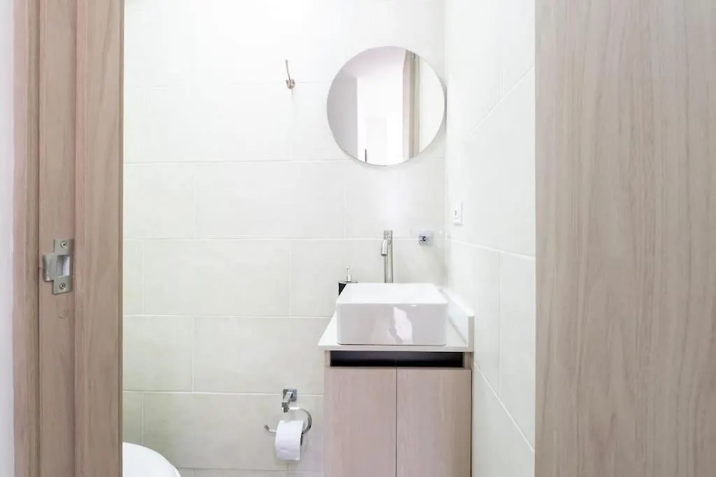 Apartamento En Laureles, Con Piscina Y Parquedero 401 Medellin 0*,