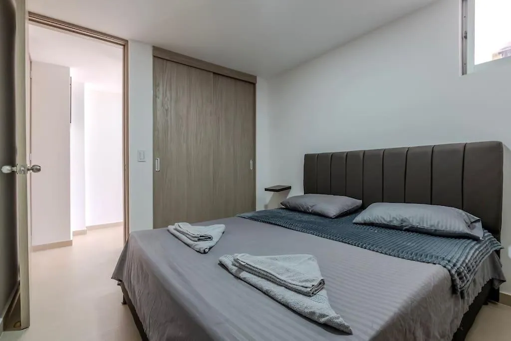 Apartment Apartamento En Laureles, Con Piscina Y Parquedero 401 Medellin