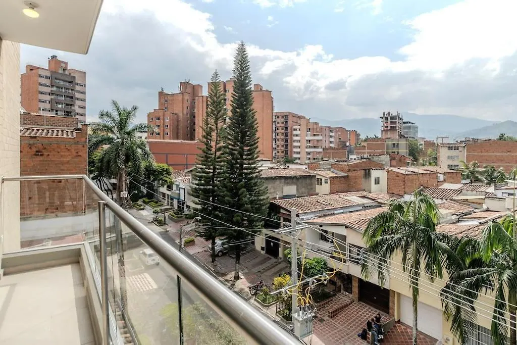 Apartamento En Laureles, Con Piscina Y Parquedero 401 Medellin Apartment