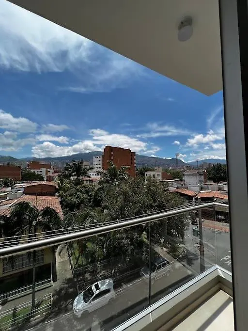 Apartamento En Laureles, Con Piscina Y Parquedero 401 Medellin