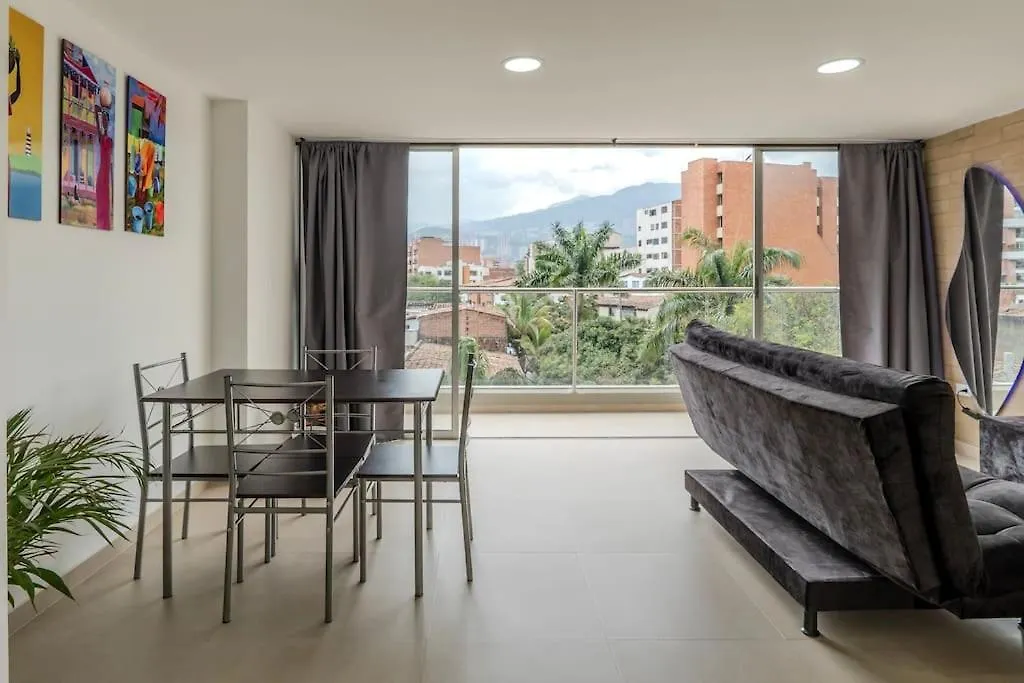 Apartamento En Laureles, Con Piscina Y Parquedero 401 contacts